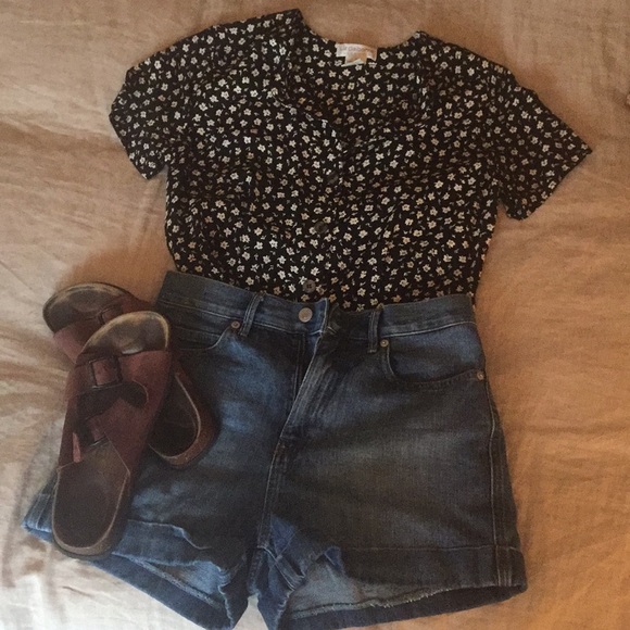 Liz Claiborne Tops - Vintage Button Down Blouse